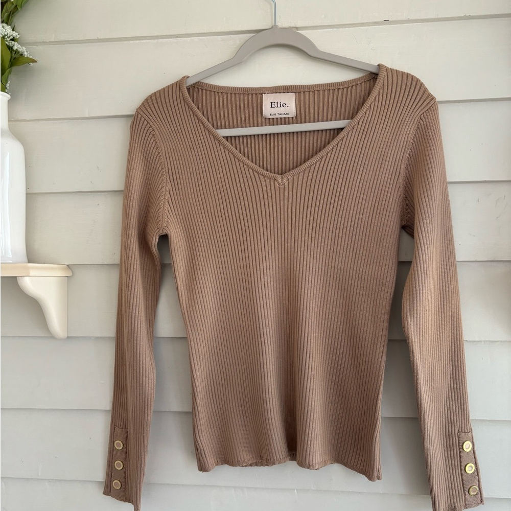 Elie Elie Tahari Ribbed Tan V-Neck Top NWOT - Picture 6 of 9
